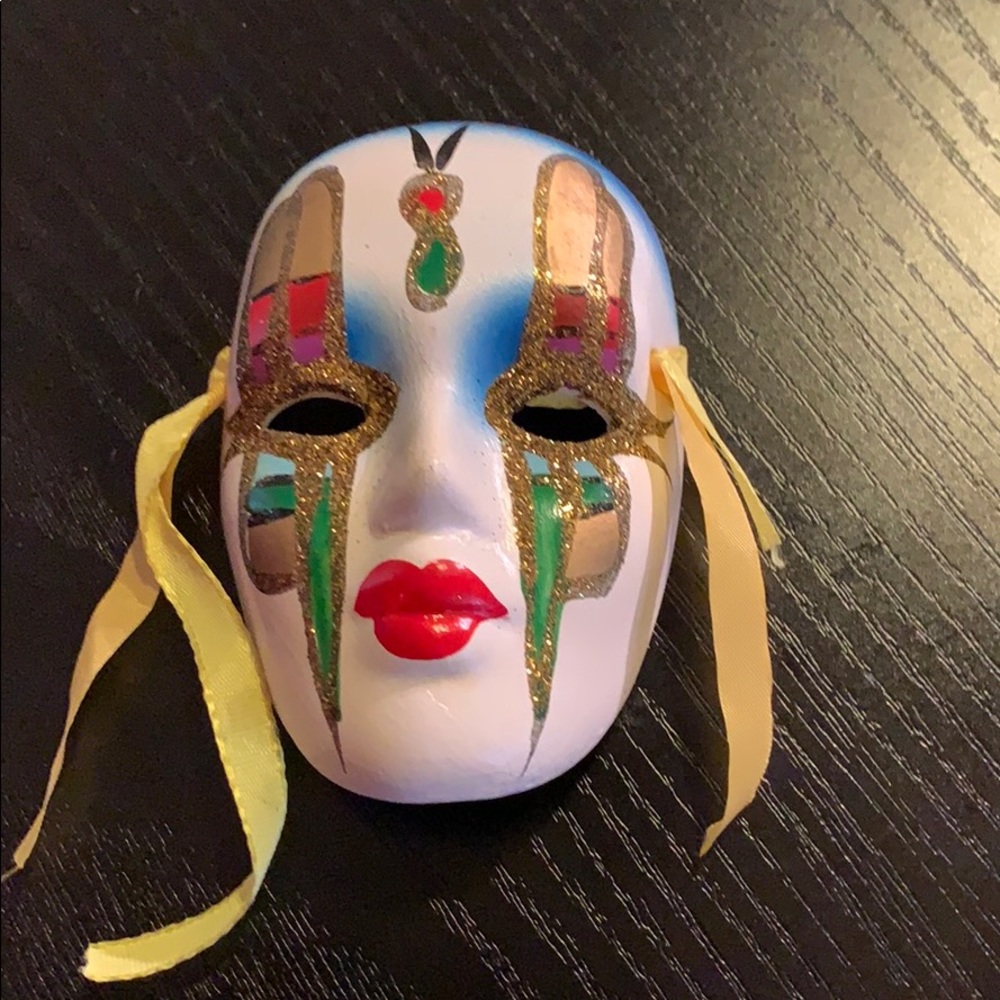 Mini ceramic mask